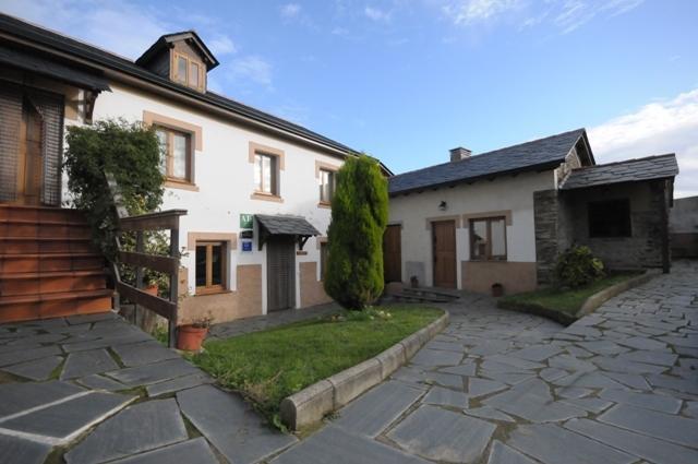 Apartamentos Rurales Romallande プエルト・デ・ベガ エクステリア 写真