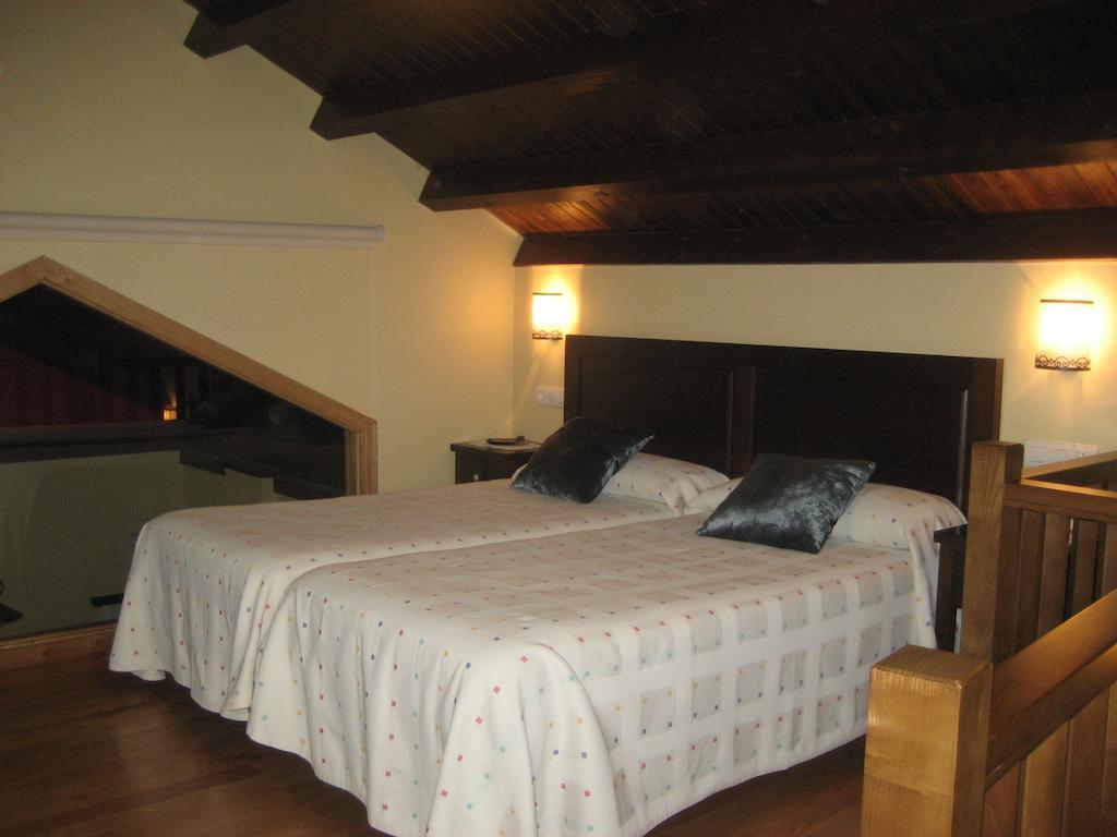 Apartamentos Rurales Romallande プエルト・デ・ベガ エクステリア 写真